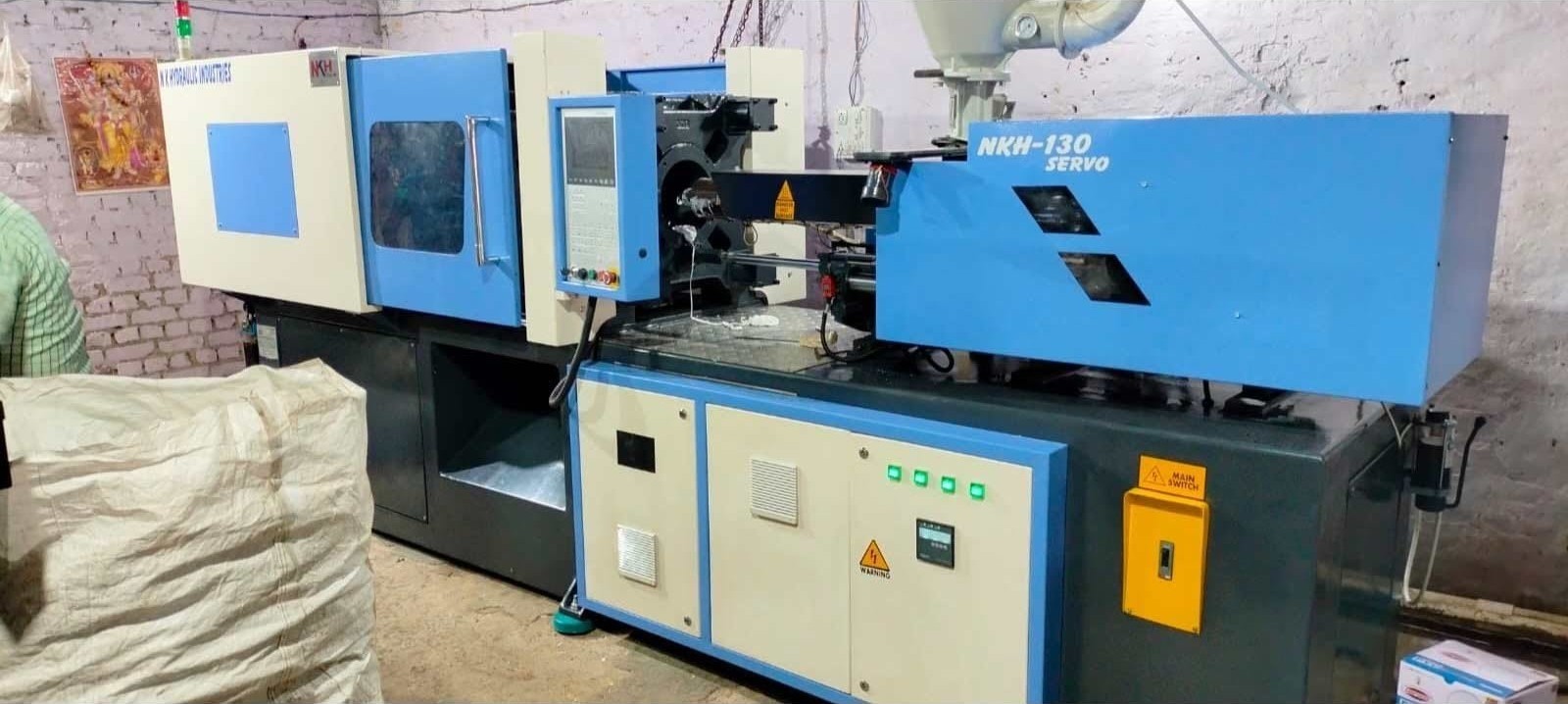 Plastic Injection Moulding Machine
